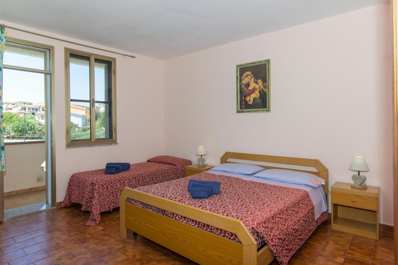 Appartamenti In Villa Con Ampio Giardino Esterno Posada  Bagian luar foto